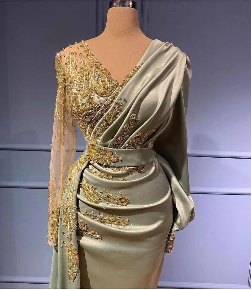 Robe de soirée sirène élégante en satin à col en V et manches longues avec appliques perlées