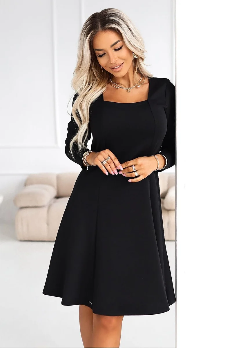 Robe noire courte habillée manches longues