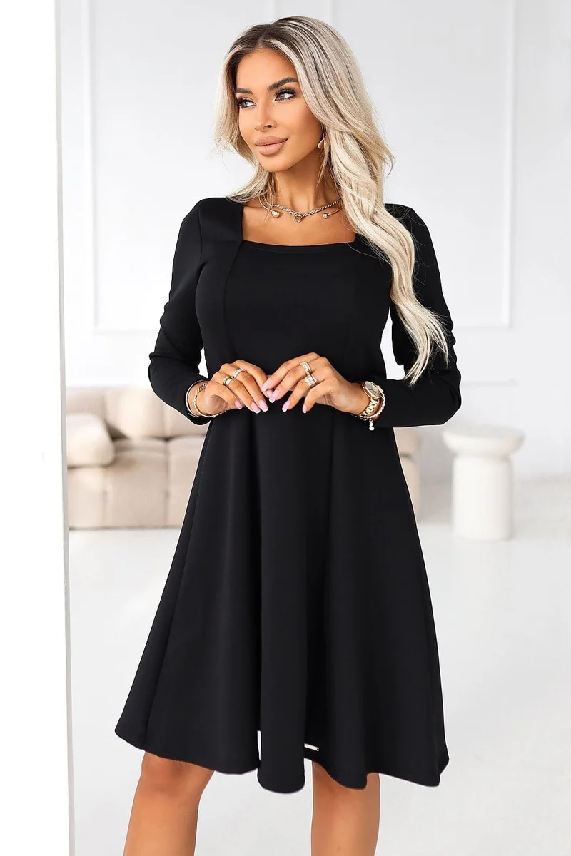 Robe noire courte habillée manches longues
