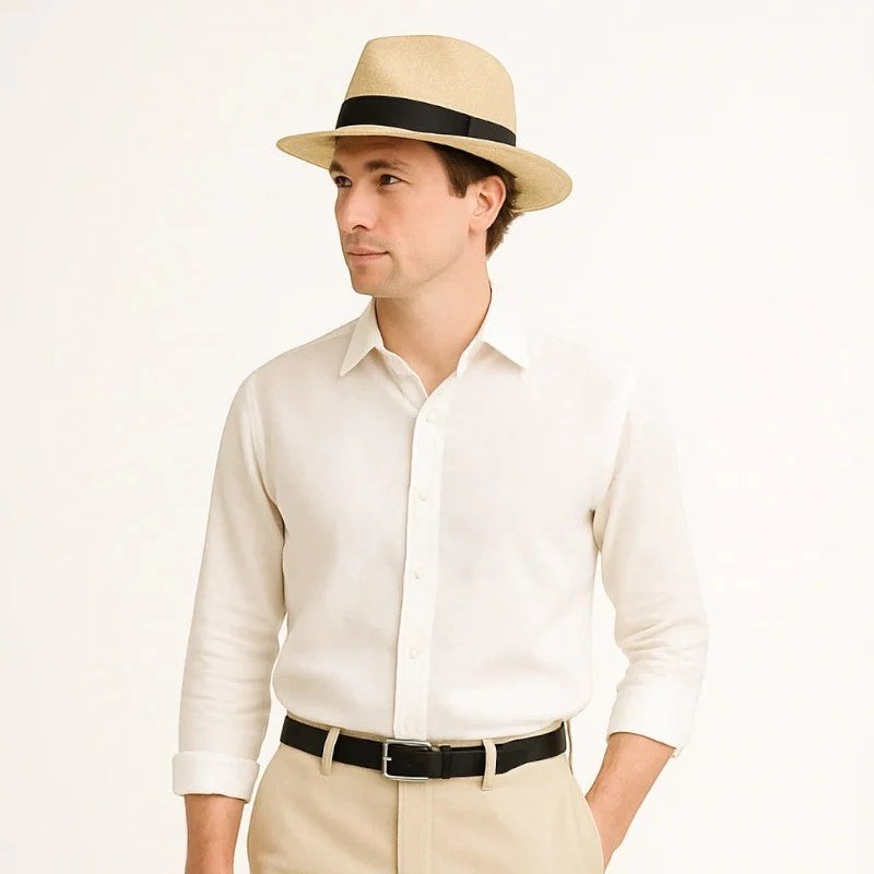 Chapeau tressé à large bord avec calotte arrondie