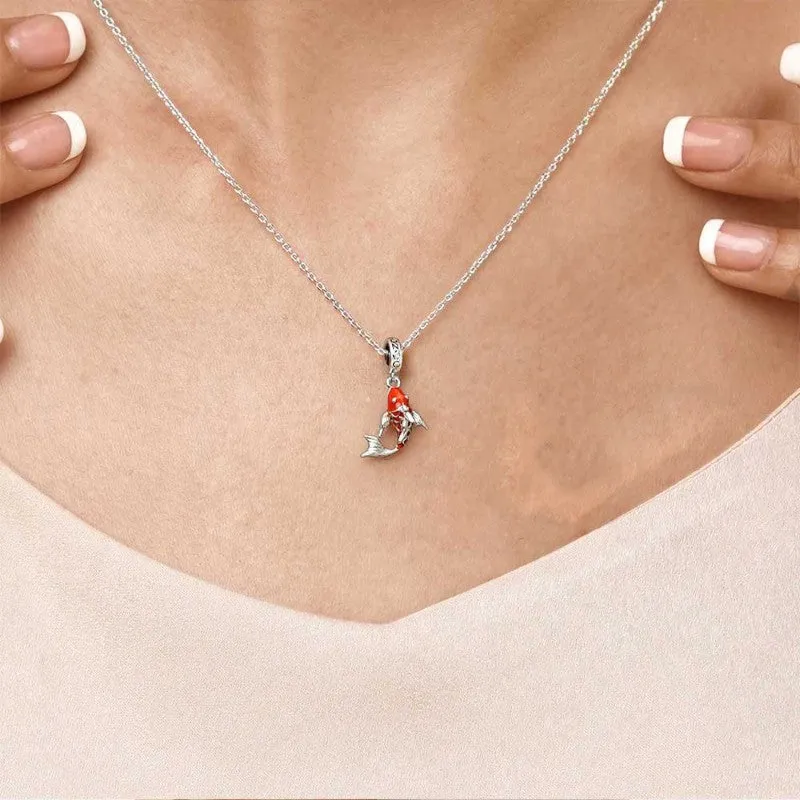 Breloque femme poisson koi
