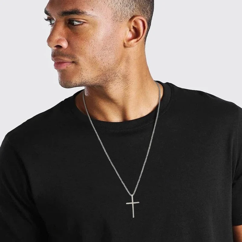 Collier homme avec pendentif croix