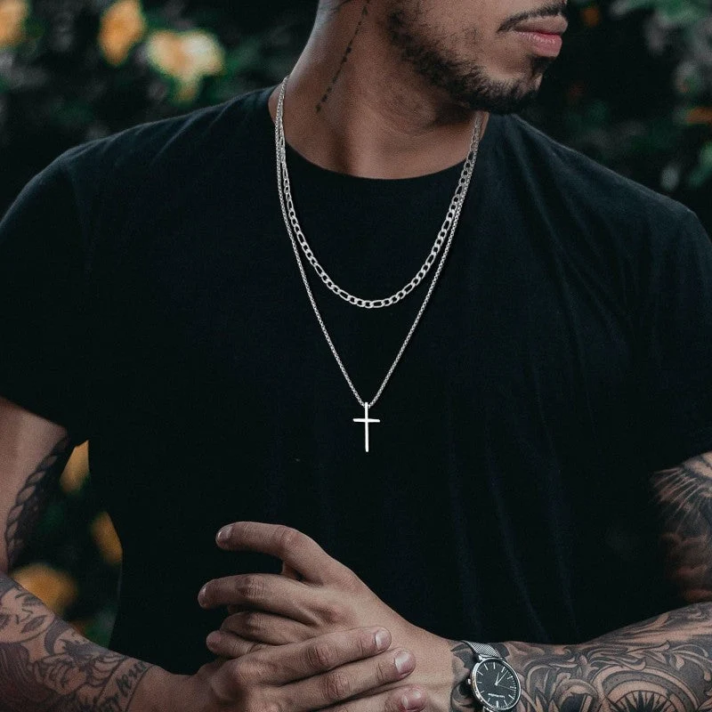 Collier homme avec pendentif croix