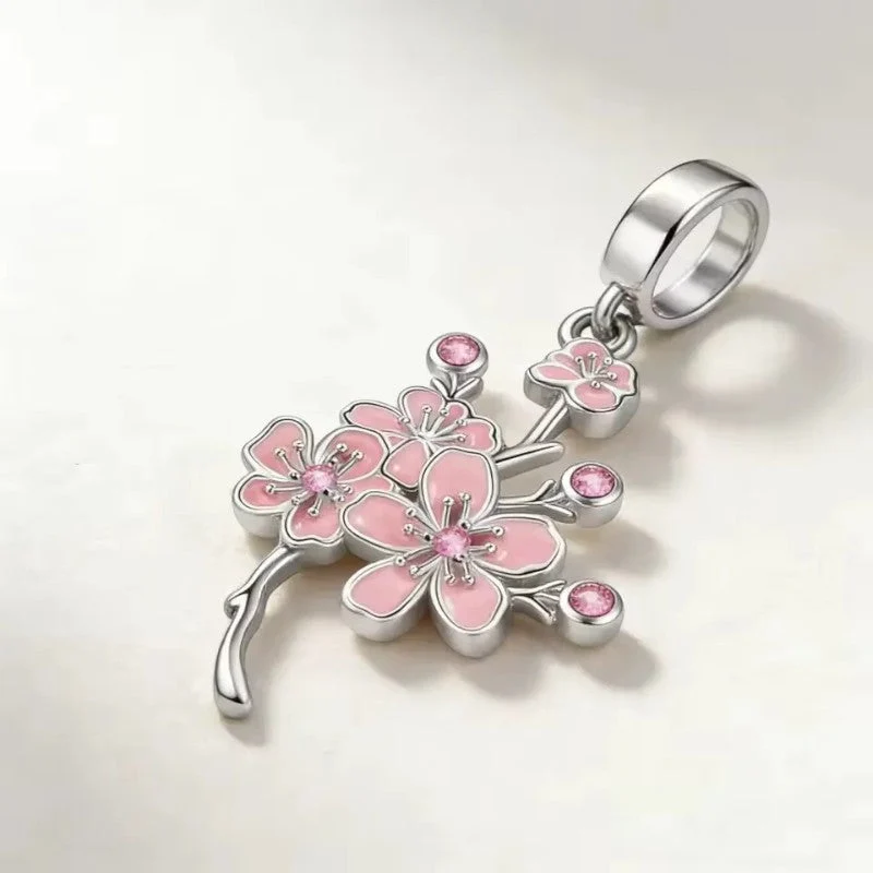 Pendentif femme fleur de cerisier