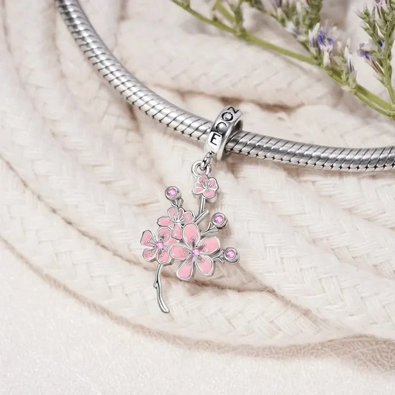 Pendentif femme fleur de cerisier