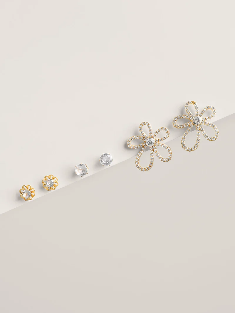 Floral Chic Gold-Tone Studs Pair