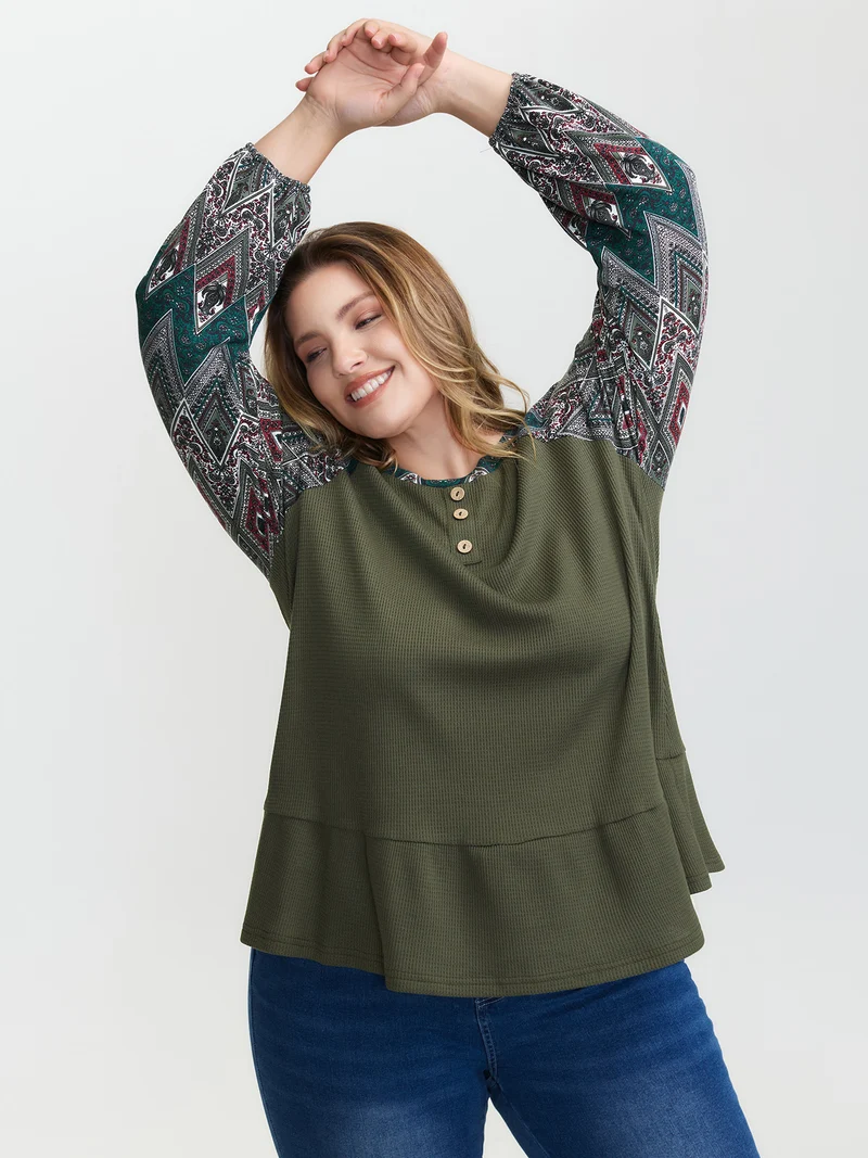 Geometric Print Ruffled Hem Button T-Shirt