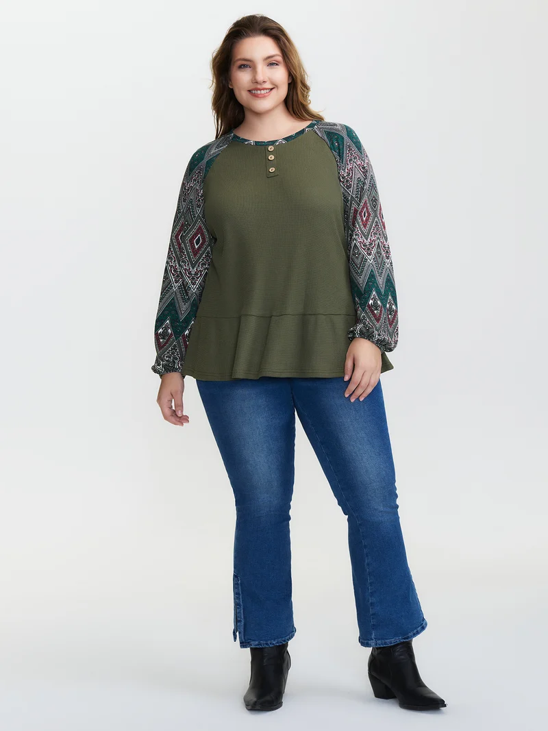 Geometric Print Ruffled Hem Button T-Shirt