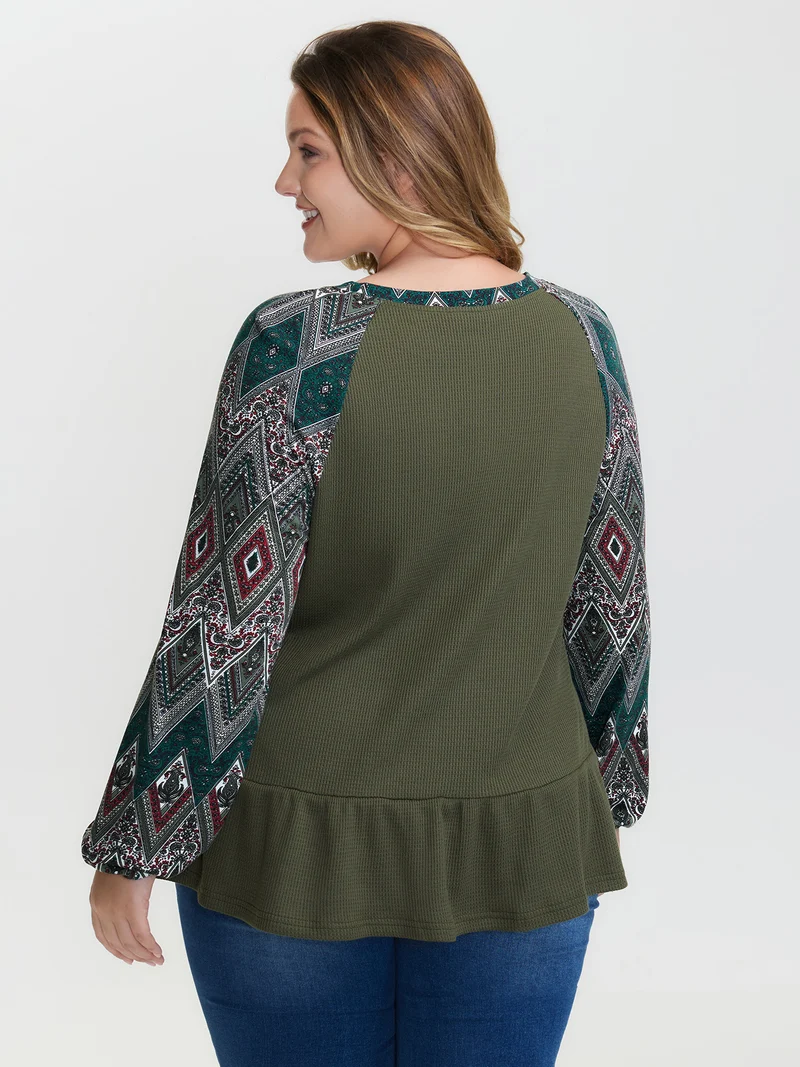 Geometric Print Ruffled Hem Button T-Shirt