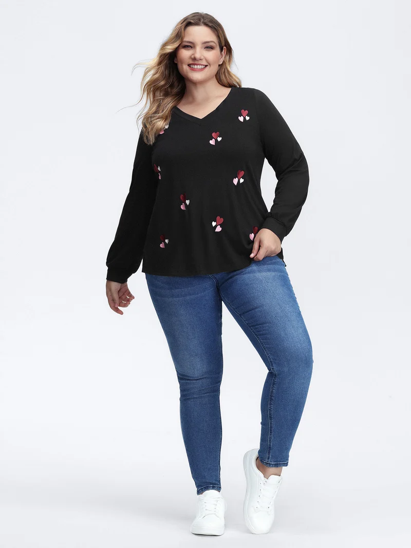 Stretchy Heart Embroidered V-Neck Knit T-Shirt