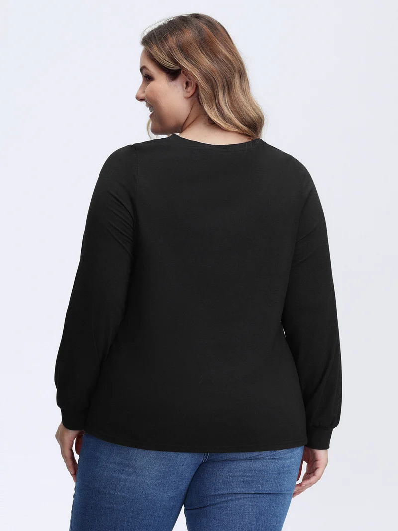 Stretchy Heart Embroidered V-Neck Knit T-Shirt