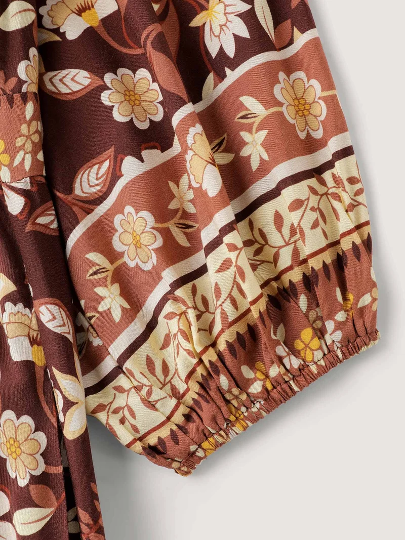 Floral Print Contrast Neckline Maxi Dress