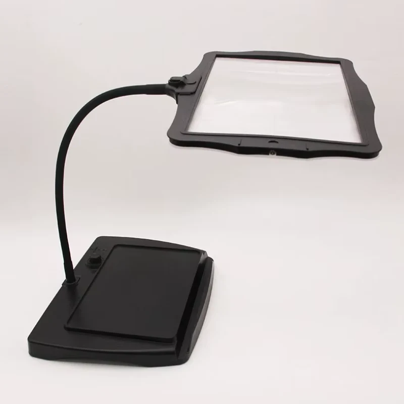 Loupe LED grossissante x3 avec support amovible