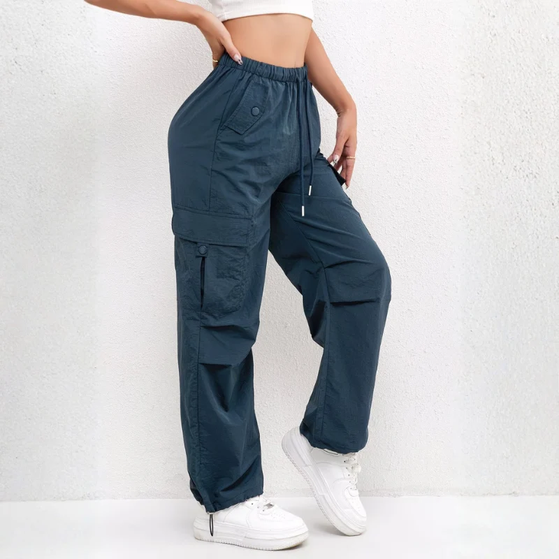 Pantalon femme coupe large avec multiples poches