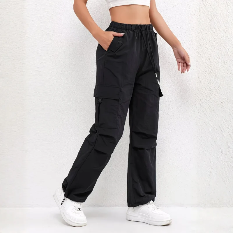 Pantalon femme coupe large avec multiples poches