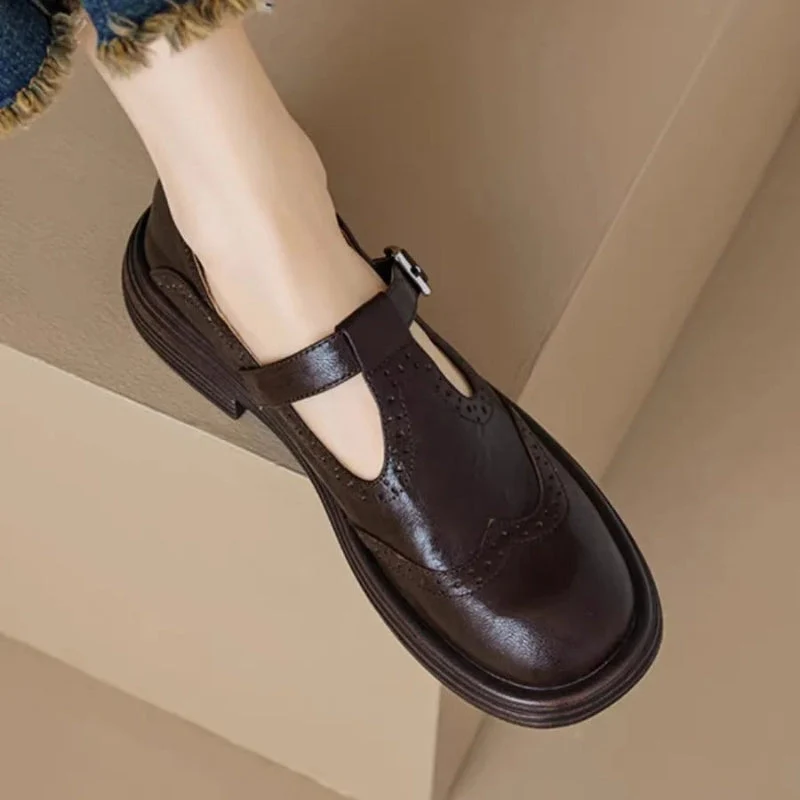 Chaussures à bout rond avec boucle ajustable et semelle antidérapante
