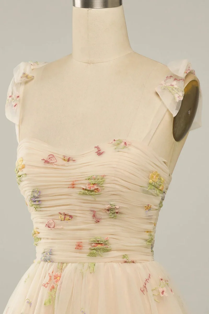 Robe de soirée brodée à fleurs champagne