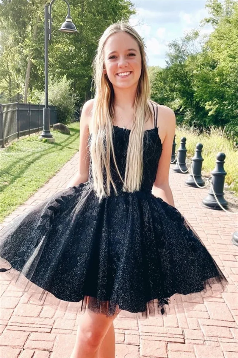 Robe de soirée noire à nouer dans le dos