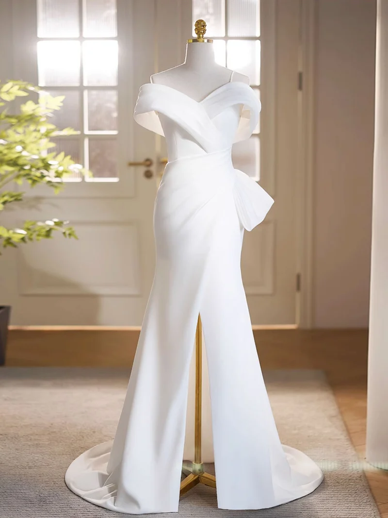 Robe de soirée longue en satin blanc à épaules dénudées | Robe formelle blanche avec fente