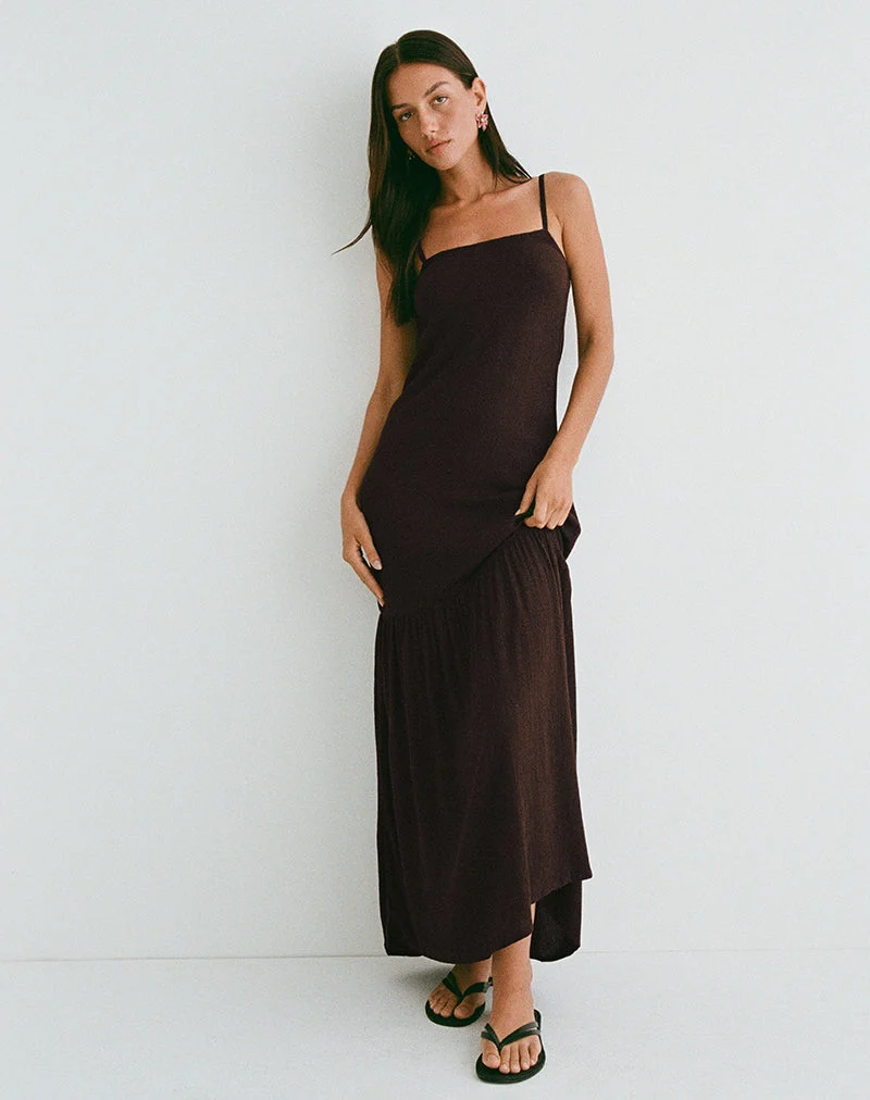Jenesis Maxi Dress in Crinkle Bitter Chocolate (Robe longue en chocolat amer)