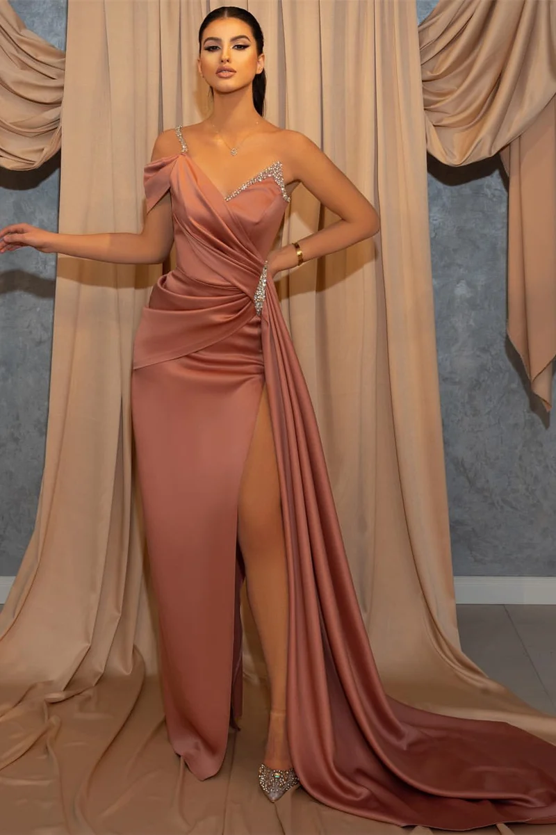 Robe de bal sirène élégante à une épaule, perlée, avec volants et fente