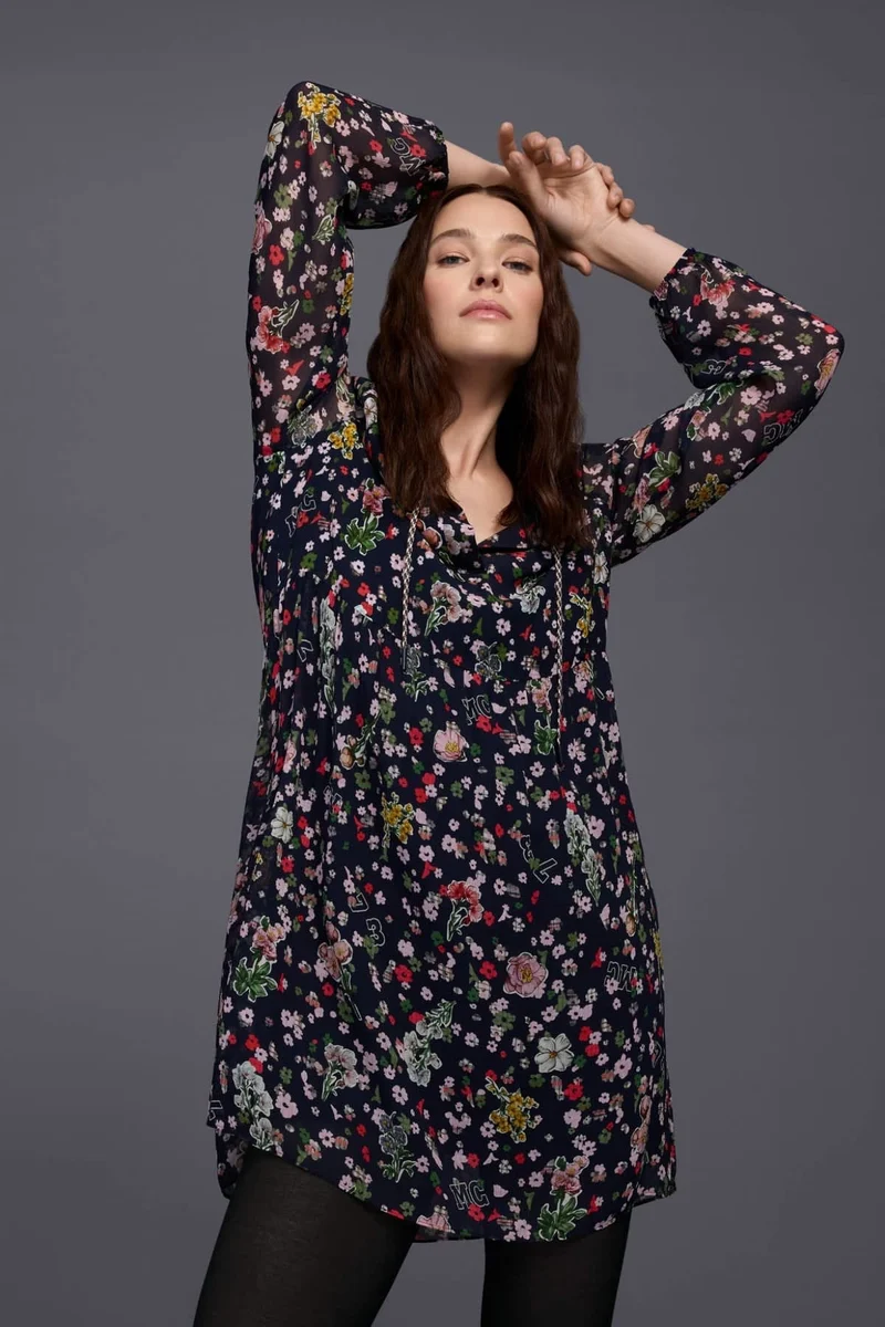 Robe courte fluide à imprimé floral