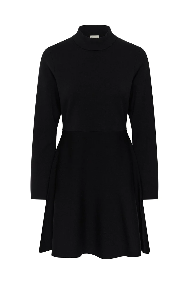 Robe courte en tricot à col montant Chanise