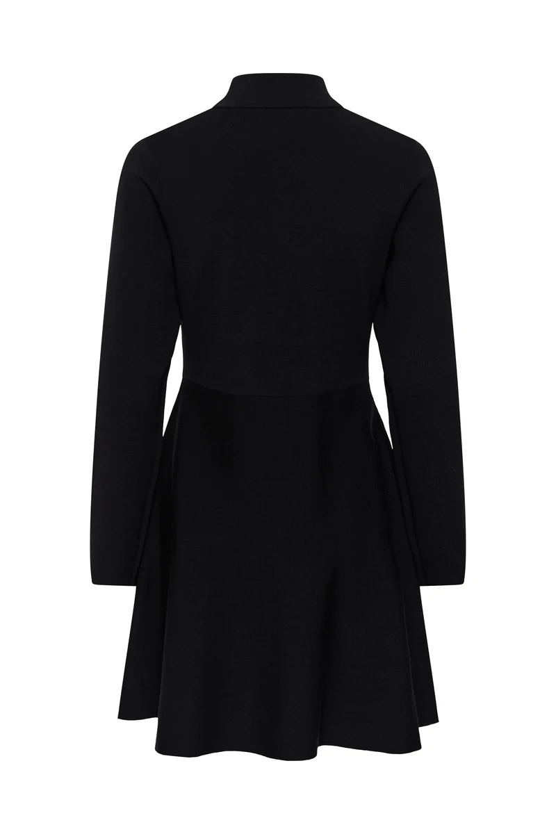 Robe courte en tricot à col montant Chanise