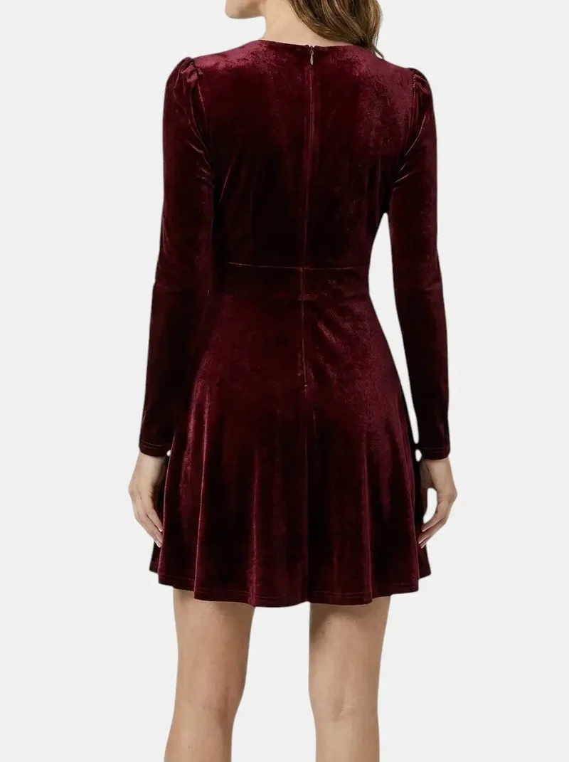 Women's Luxurious Velvet Flare Dress | Elegant Red Evening Gown for Formal Occasions
