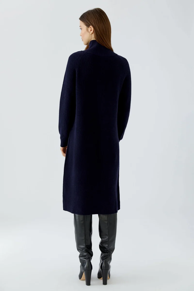 Robe midi en tricot à col zippé