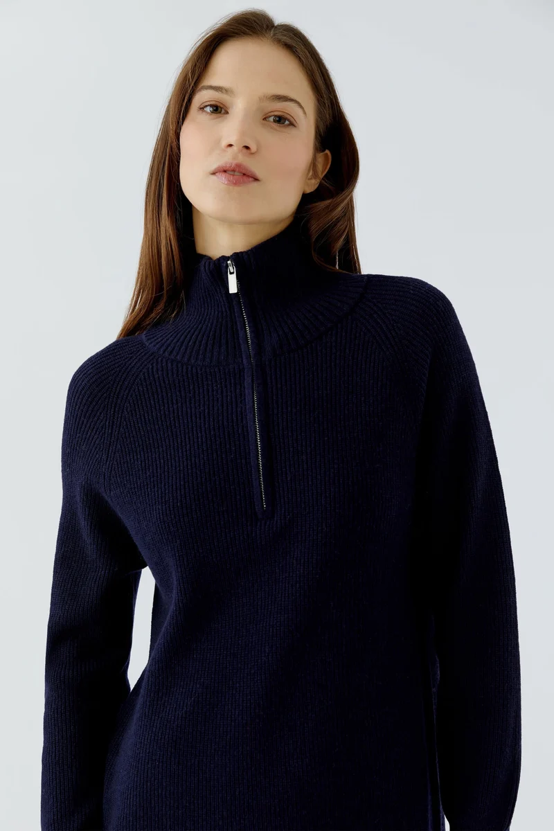 Robe midi en tricot à col zippé