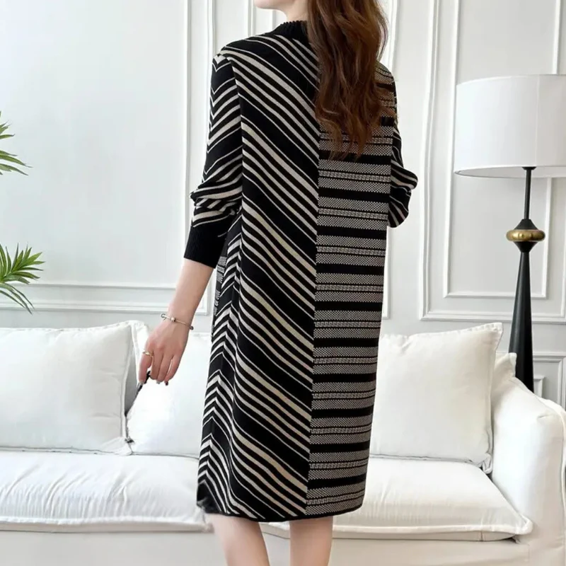 DIANELLA - Robe tricotée ample à rayures tendance pour femmes