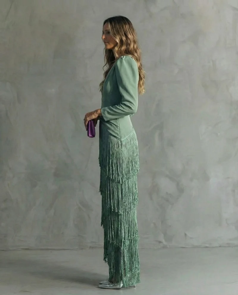 Charlotte | Robe midi élégante avec manches à franges