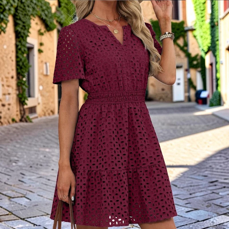 Robe mini femme brodée à col V