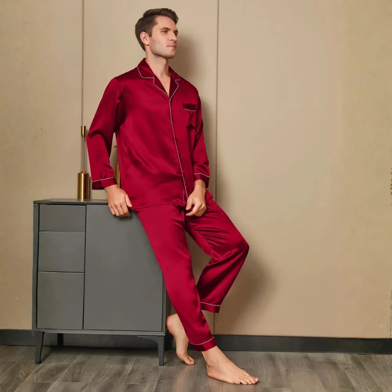 Ensemble de pyjama en soie pour homme