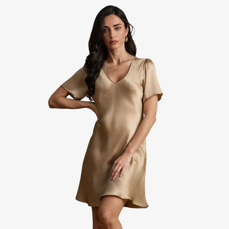 Chemise de nuit femme en satin à col V