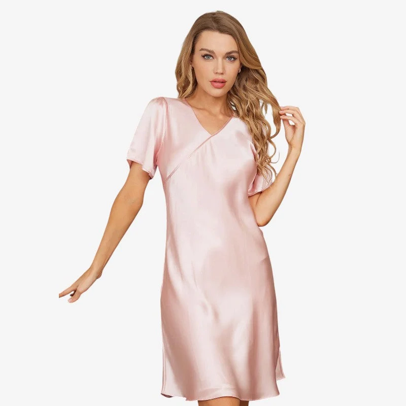 Chemise de nuit femme en satin à col V