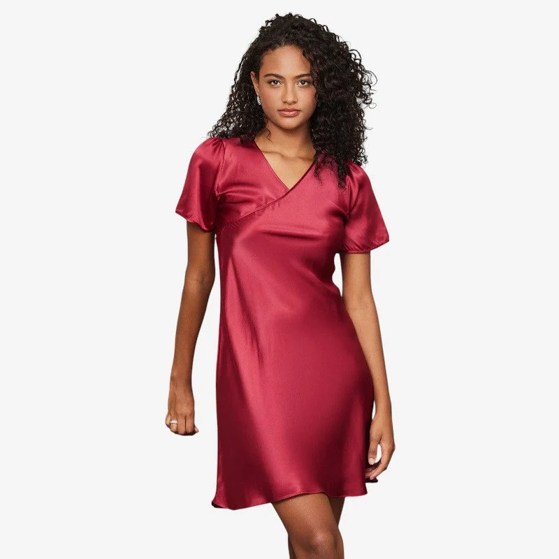 Chemise de nuit femme en satin à col V
