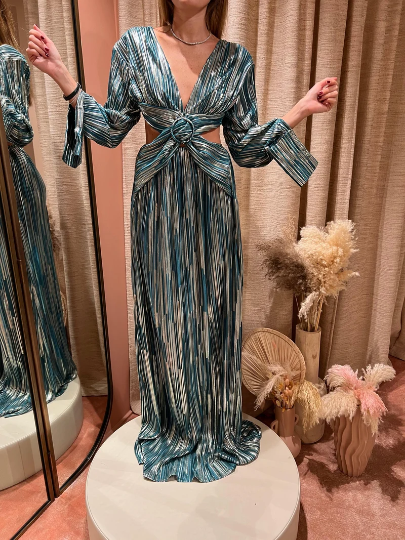 Robe bleu à découpes