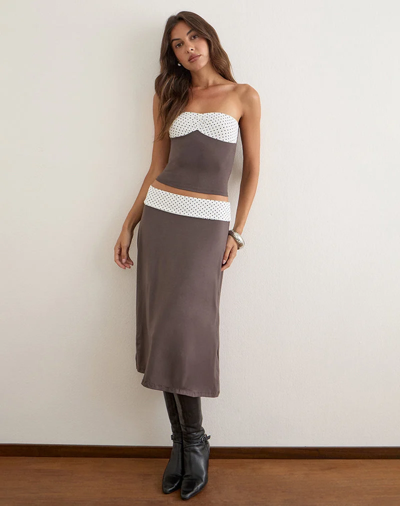 Jupe midi Adah, couleur « Peppercorn », avec une ceinture à pois blancs