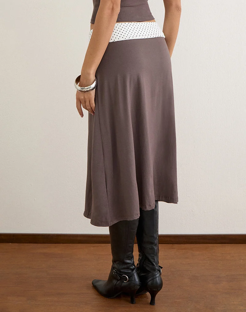 Jupe midi Adah, couleur « Peppercorn », avec une ceinture à pois blancs