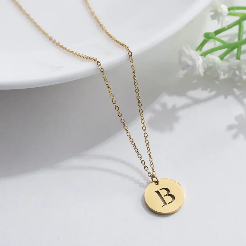 Collier Pendentif Lettre en Or Élégant