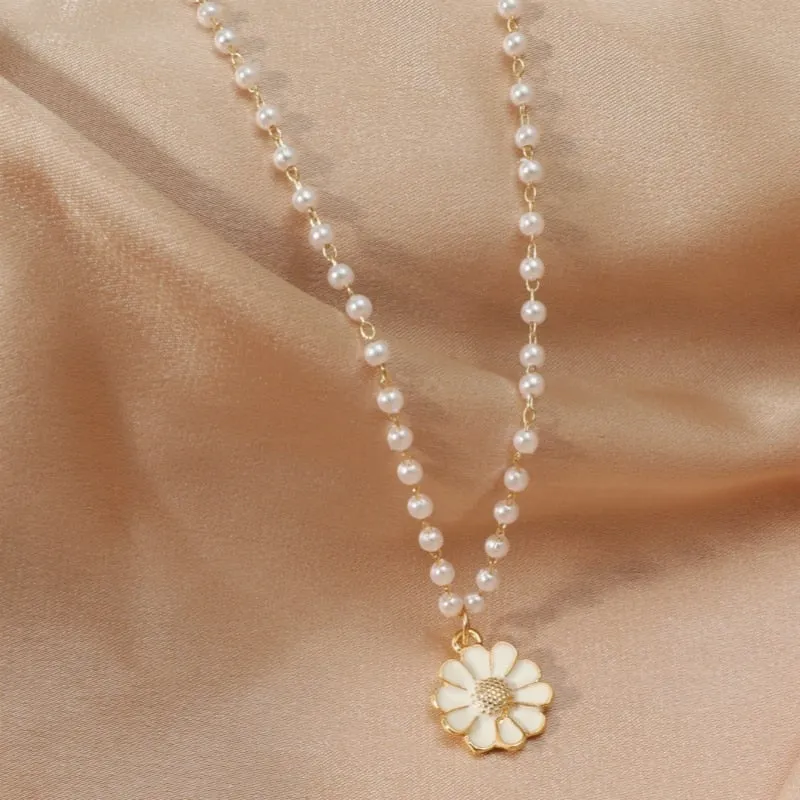 Collier Pendentif Marguerite avec Perle