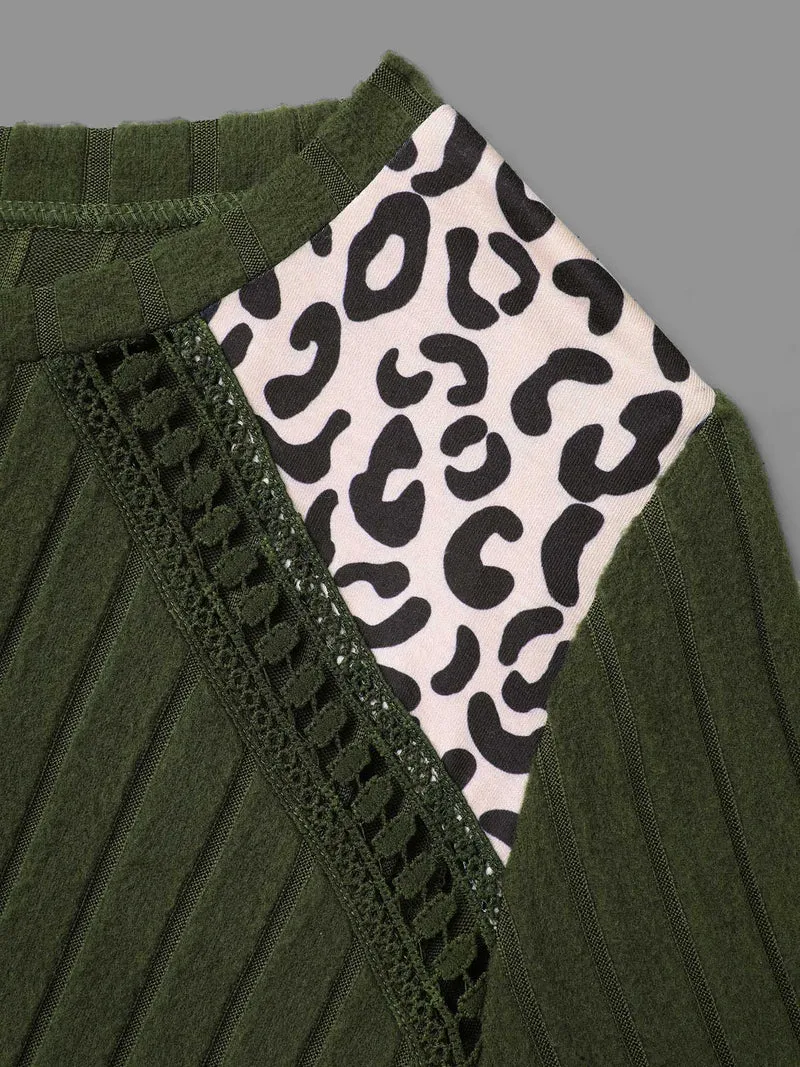 Leopard Shoulders Stretchy Textured T-shirt