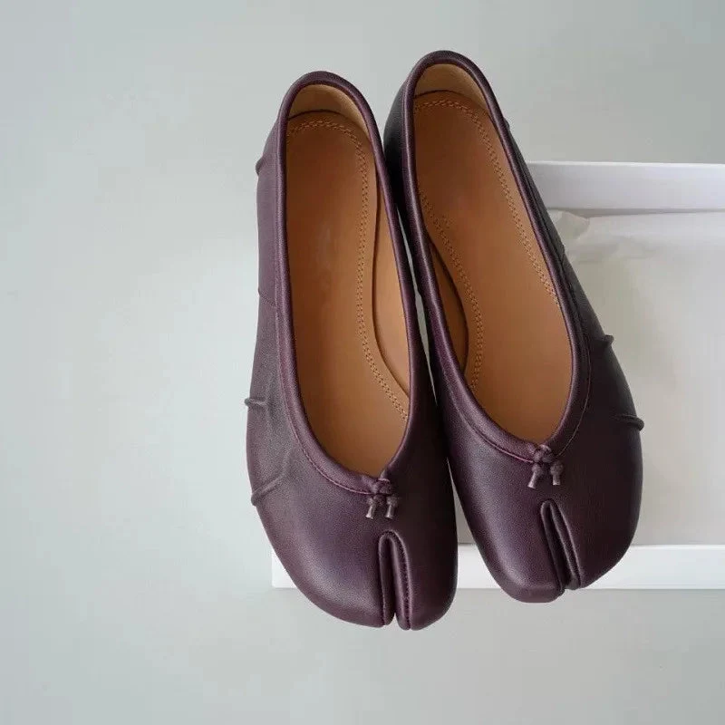 Chaussures plates à bout fendu pour femme avec lacets