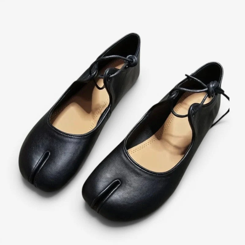 Chaussures plates à bout fendu pour femme avec lacets