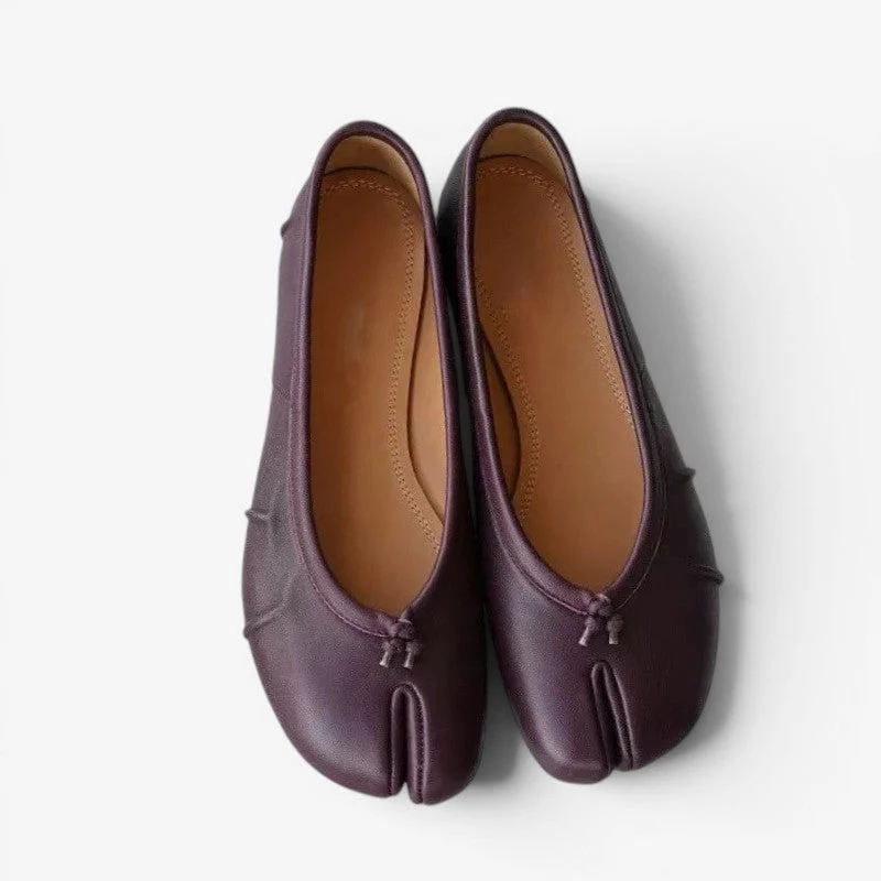 Chaussures plates à bout fendu pour femme avec lacets