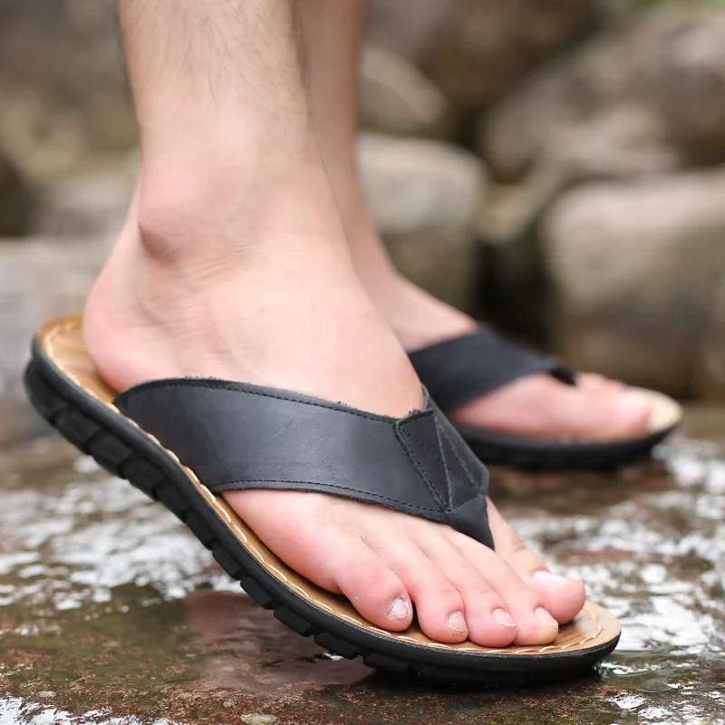 Claquettes à entredoigt pour homme avec bride en V
