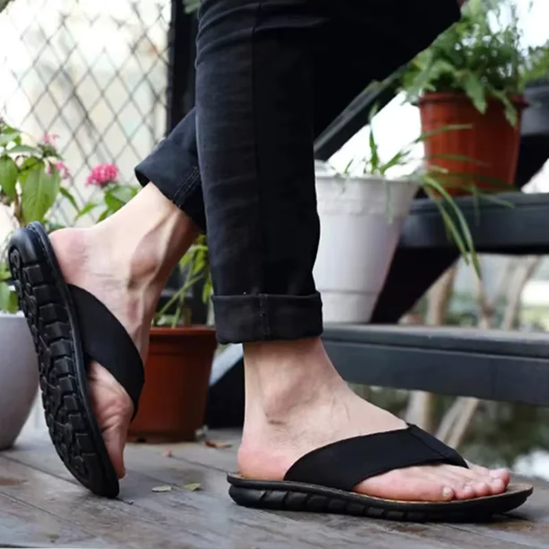 Claquettes à entredoigt pour homme avec bride en V