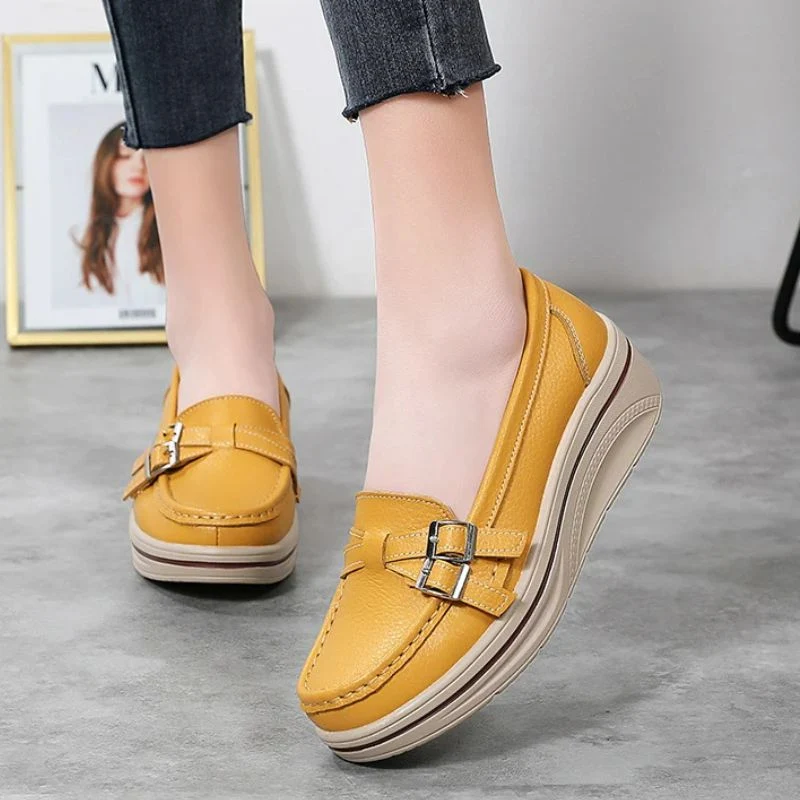Mocassins à semelle épaisse pour femme avec bride à boucle